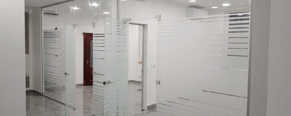 Багаторічне партнерство та сучасні рішення від SCLASS для скляних дверей і перегородок