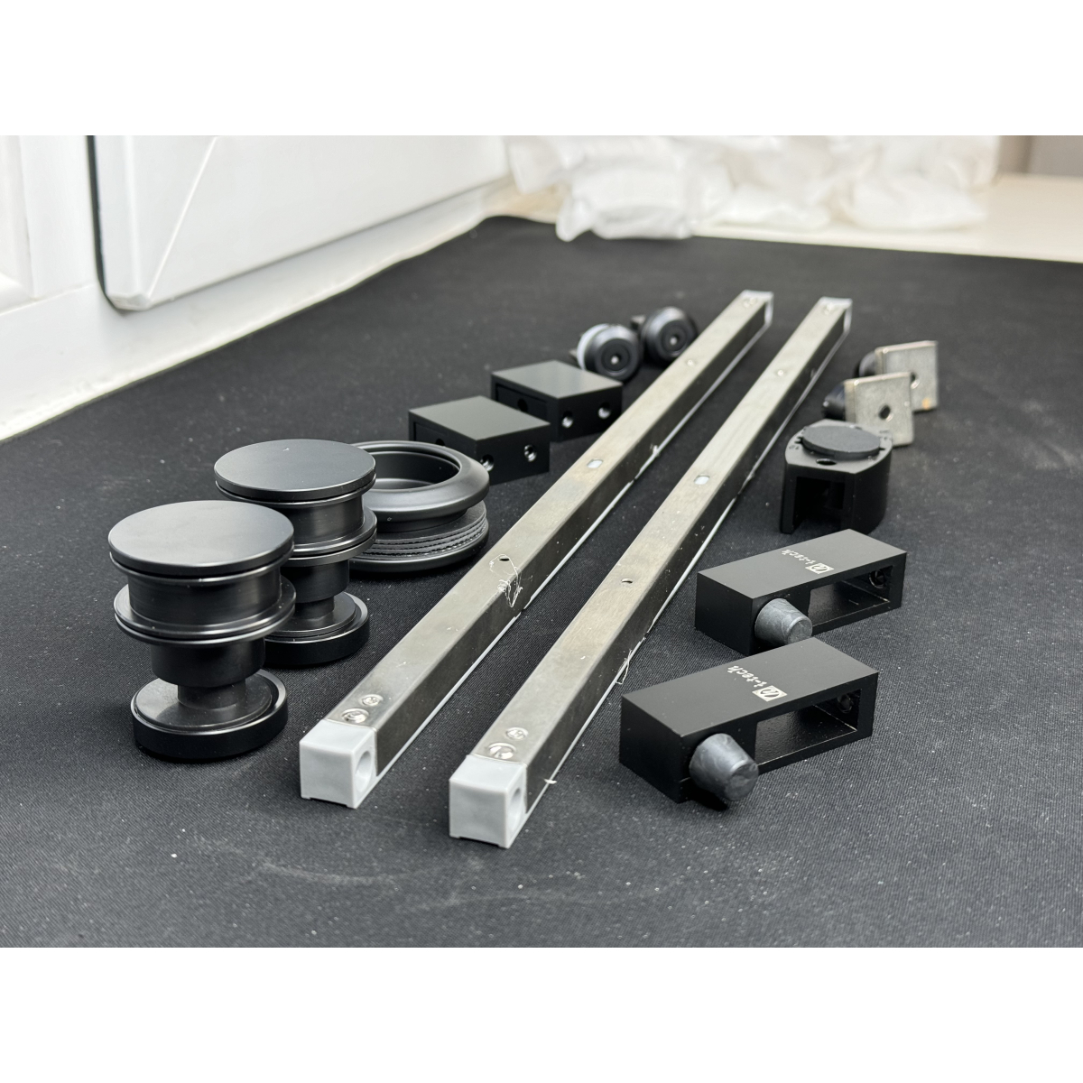 Душова розсувна система 230 SOFT CLOSE  BLACK 