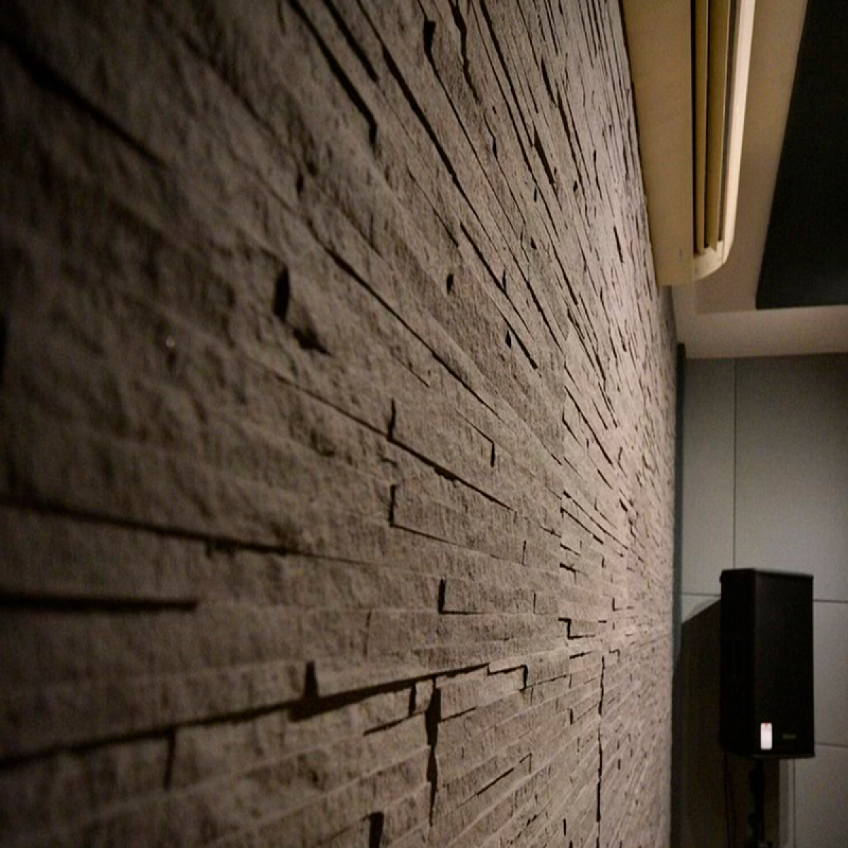 Панель Strip Stone